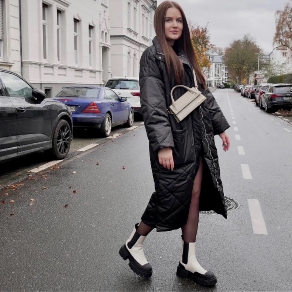 H&M Chunky Chelsea Boots Beige